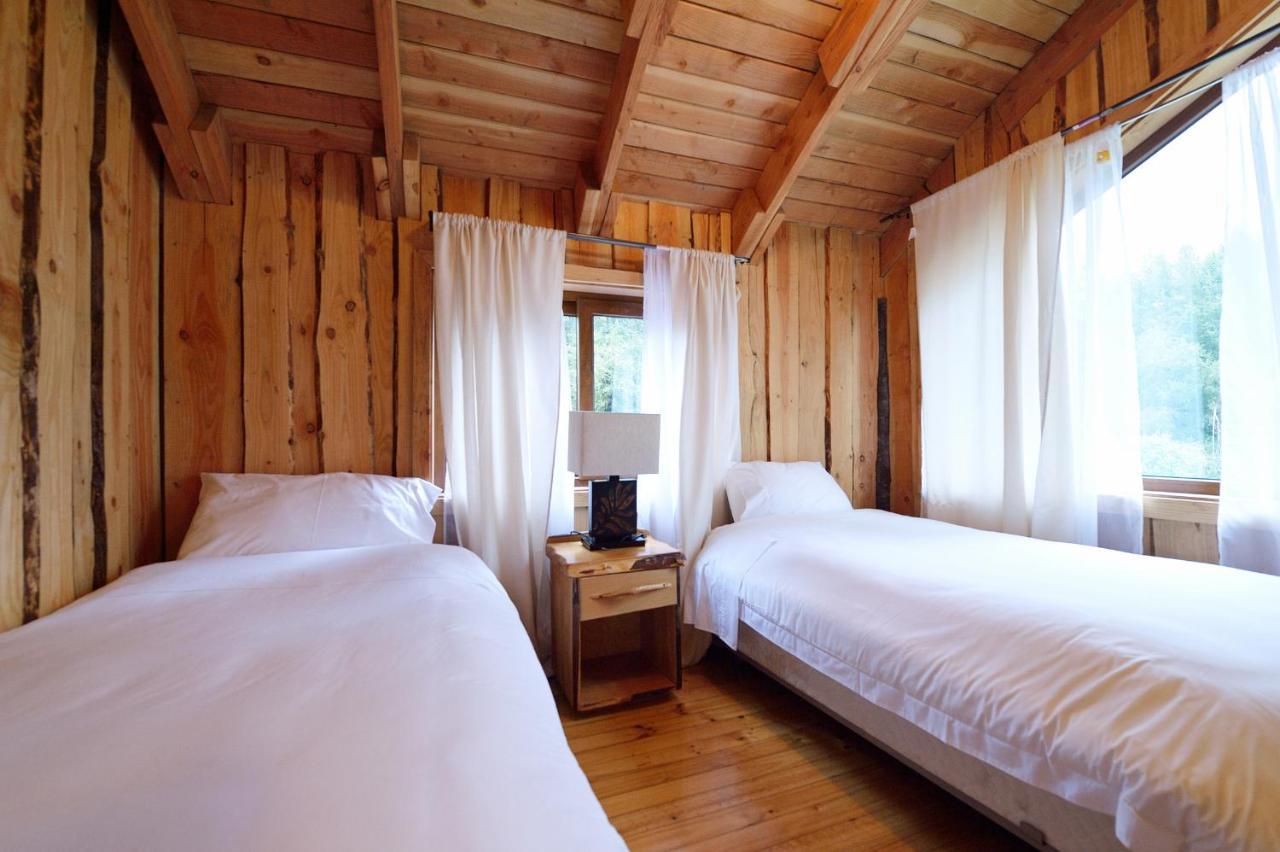 Huilo Huilo Cabanas Del Bosque Puerto Fuy Bilik gambar